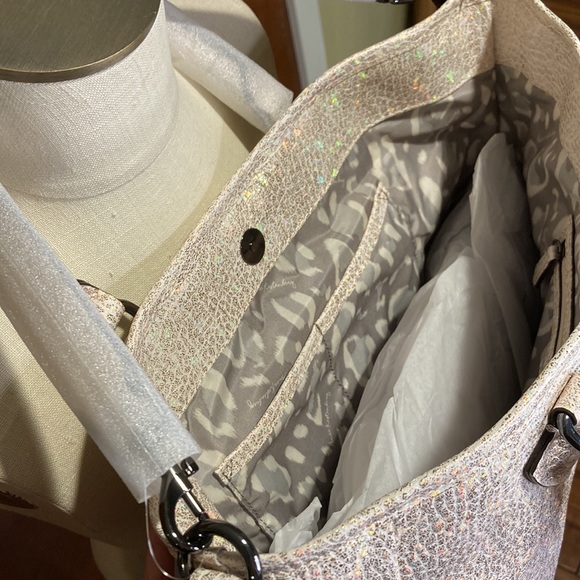 NWT Aimee Kestenberg Sunbury Leather Tote - ROSE GOLD PEBBLE METALLIC - Picture 9 of 16